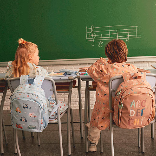Mochila Mediana The Three Little Pigs Con Llavero Tutete