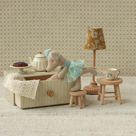 Ratón Bailarín En Sofá Cama Hermana Menor Ratones Maileg