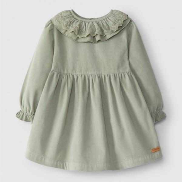 Vestido Con Cuello De Volante Bordado Inglés Color Caqui Laranjinha