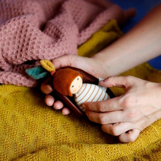 Muñeco De Algodón Ecológico Bebé De Roble En Cuna Hoja Nanchen Natur