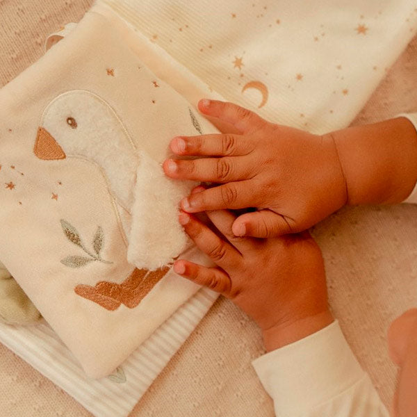 Libro Blandito De Actividades Newborn Naturals