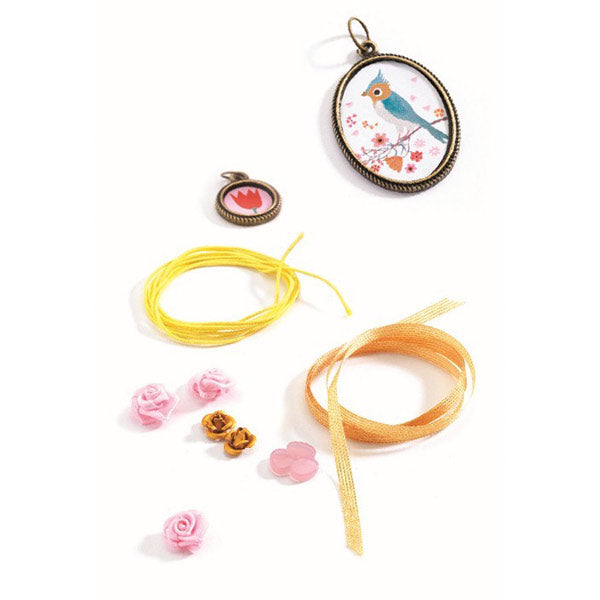 Crea tus Colgantes Perlas Y Flores Djeco