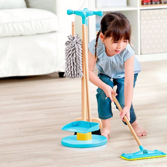 Juego De Limpieza Con Escoba