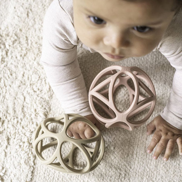 Pelota Sensorial Little Dutch Silicona Rosa