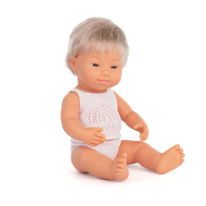 Muñeco Caucásico Bebe Rubio Sindrome Down 38cm