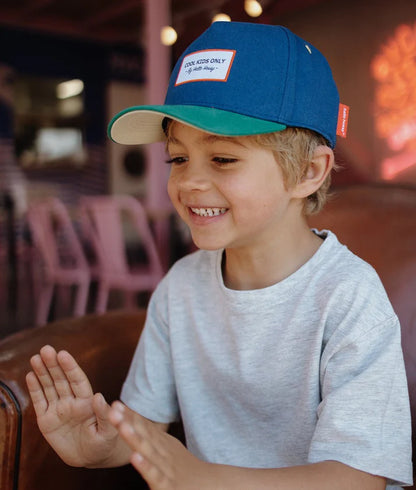 Gorra Hello Hossy Mini Night Papás