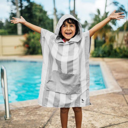 Poncho Secado Rapido Dock & Bay Gris 2 A 4 Años
