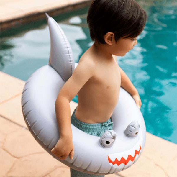 Flotador Tiburón Gris 55 cm