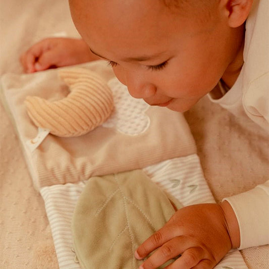 Libro Blandito De Actividades Newborn Naturals